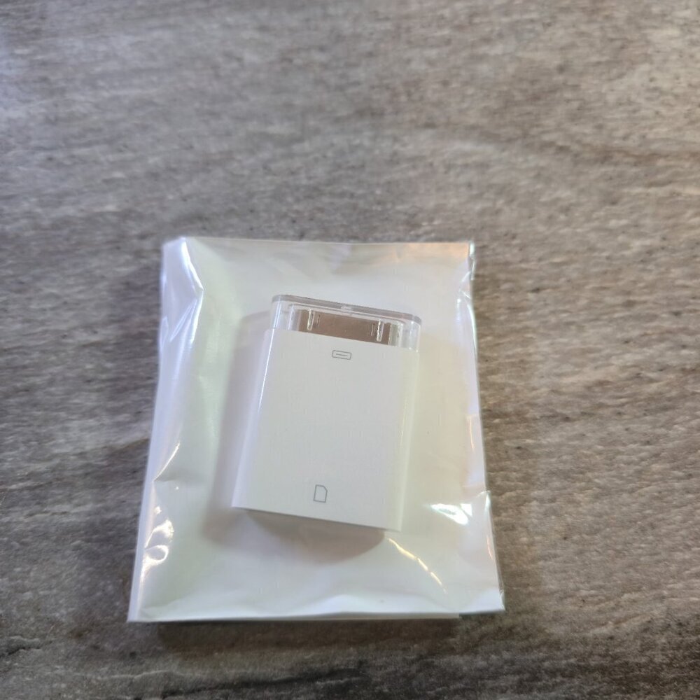 Genuine Apple A1362 iPad Iphone Camera Adapter - SD Card Reader to 30-pin